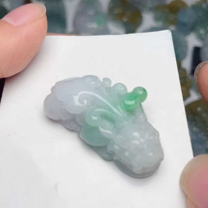 翡翠颈饰未镶嵌貔貅