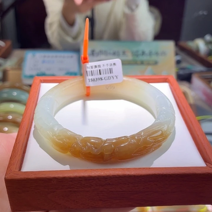 和田玉未镶嵌手镯59