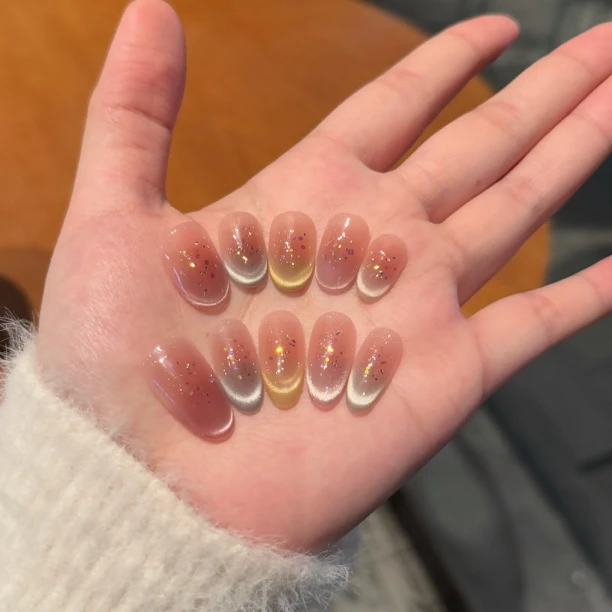 【元气彩虹】渐变猫眼简约多巴胺俏皮显白纯欲纯手工穿戴甲