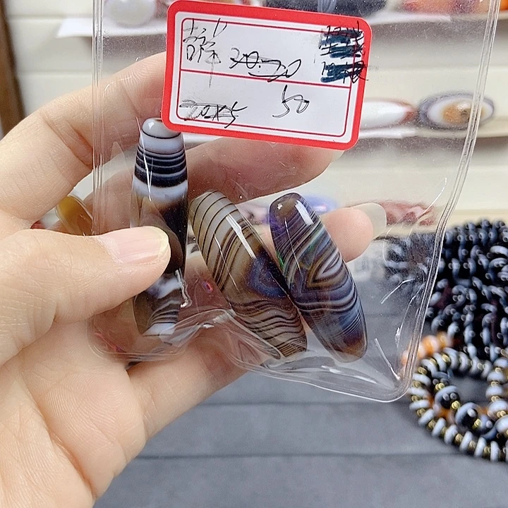 吉***意玛瑙/玉髓未镶嵌颈饰