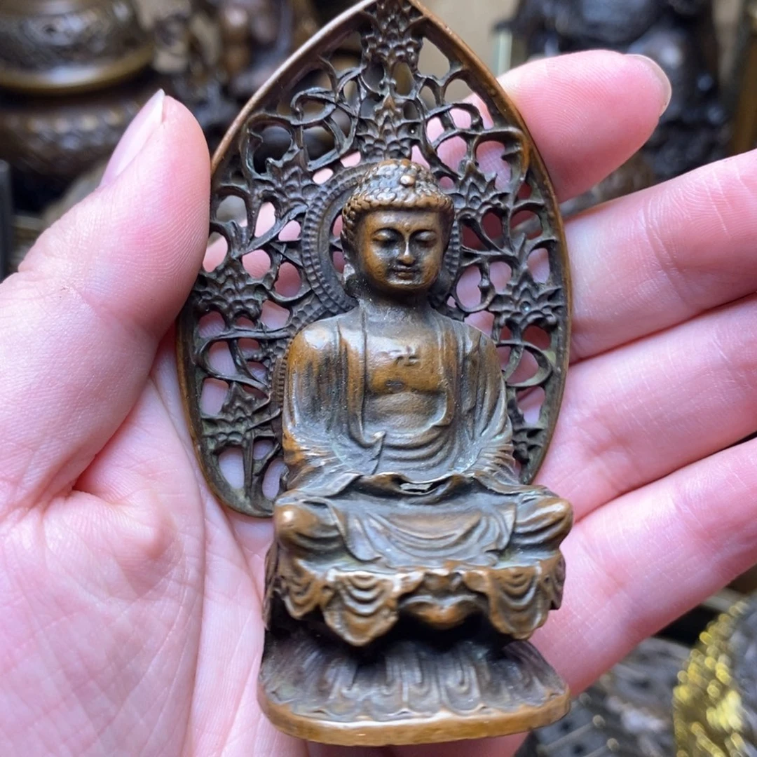 铜器摆件做工精良