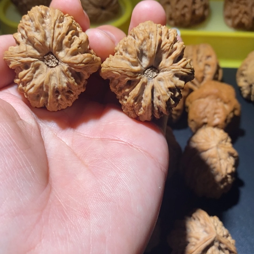 文玩核桃吊坠月***茶南疆