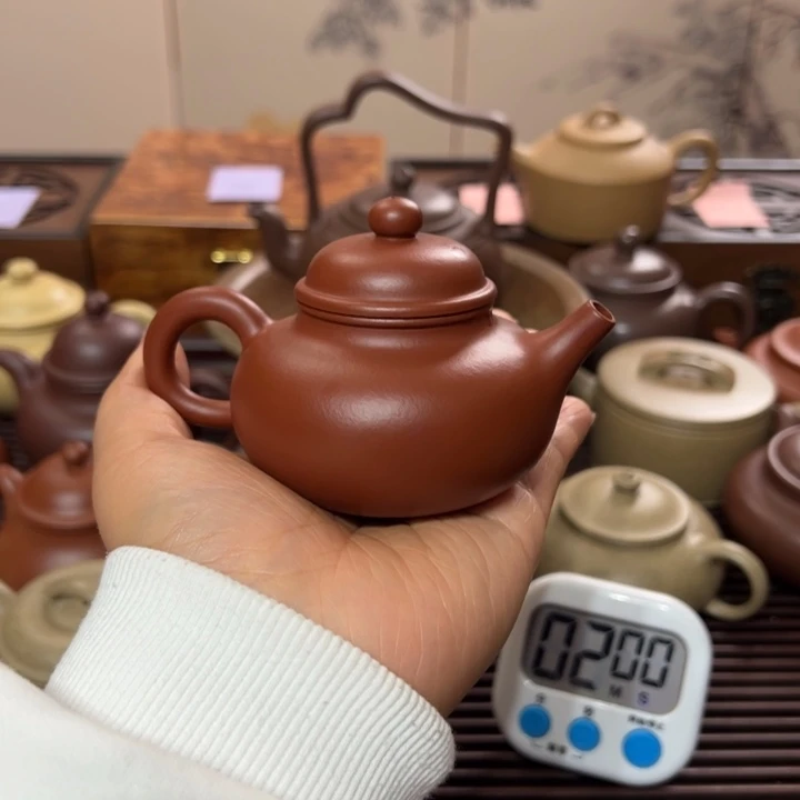 紫砂茶壶从**待宜兴紫砂文化艺术