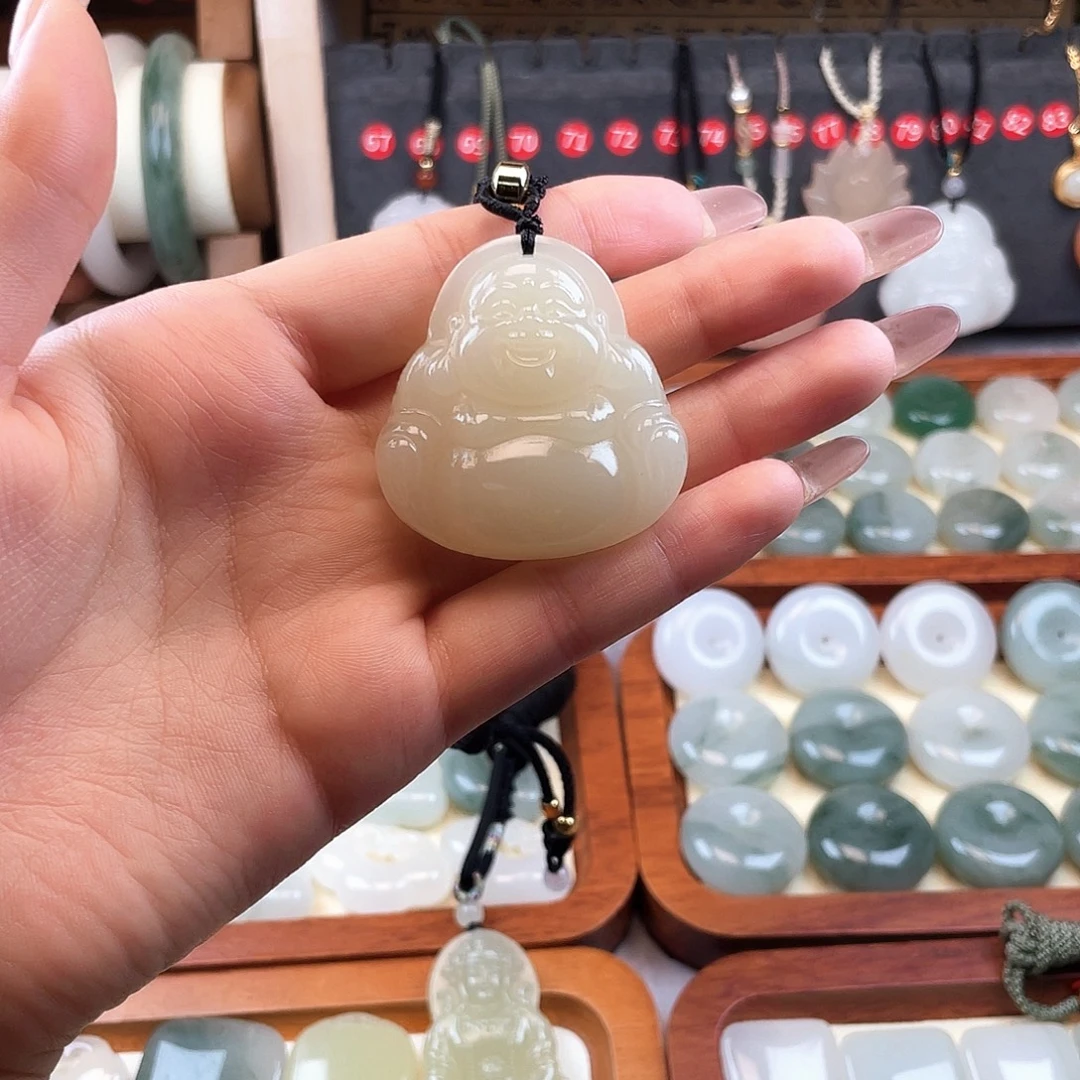 石英质玉未镶嵌颈饰