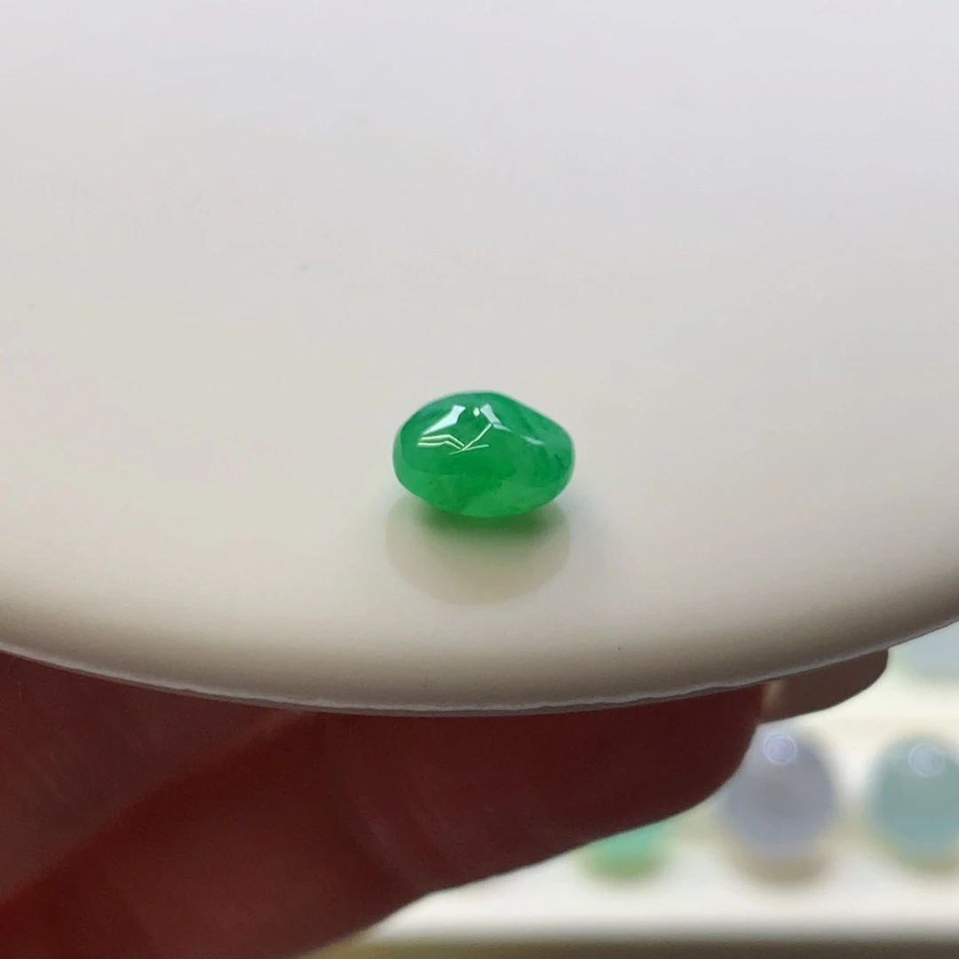 定制翡翠未镶嵌 毛货抛光定制 阳绿随形