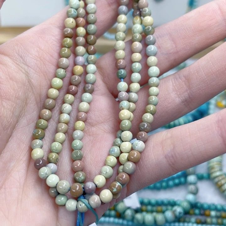 绿松石未镶嵌颈饰