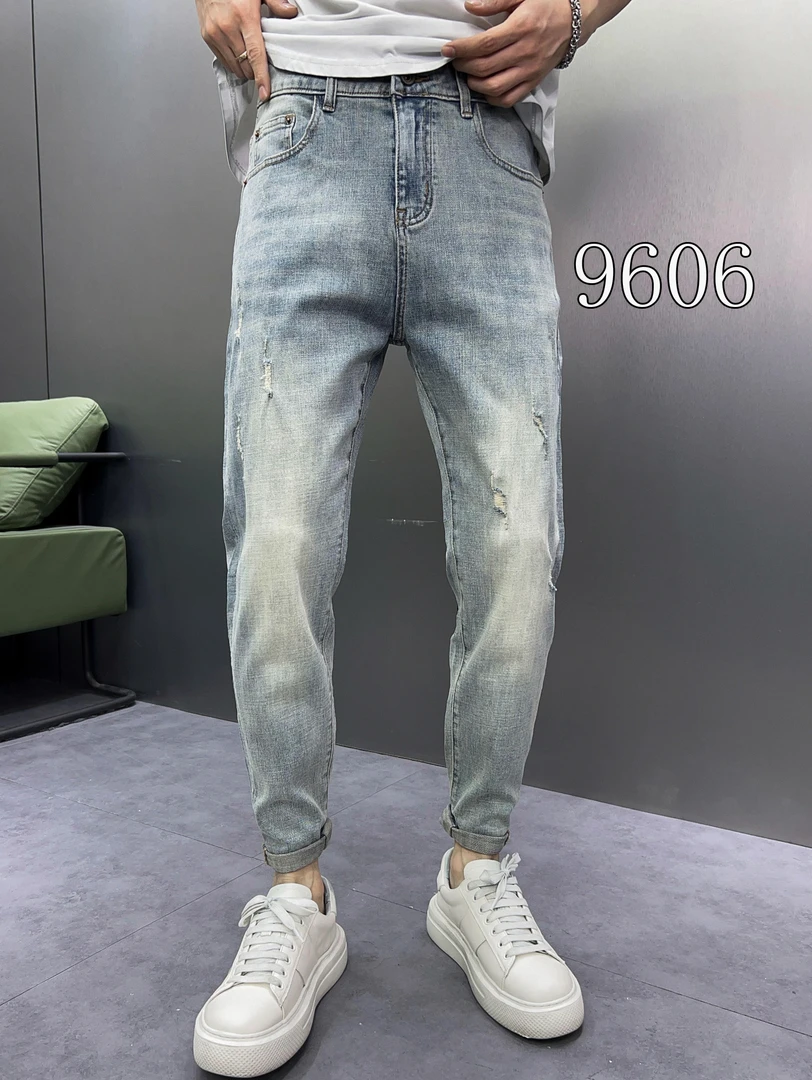 男士夏季薄款弹力小脚修身磨砂水洗破洞软牛仔-9606