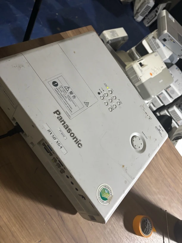 9新 Panasonic/松下 二手 松下投影仪 运费自理