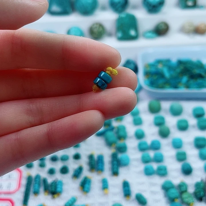 未镶嵌绿松石珠宝奇石