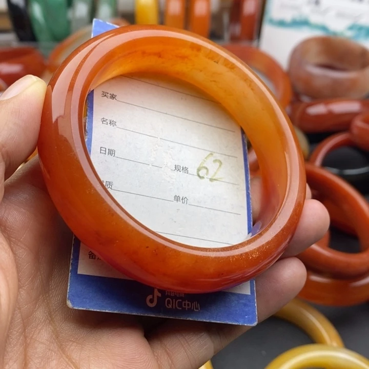 未镶嵌手镯石英质玉