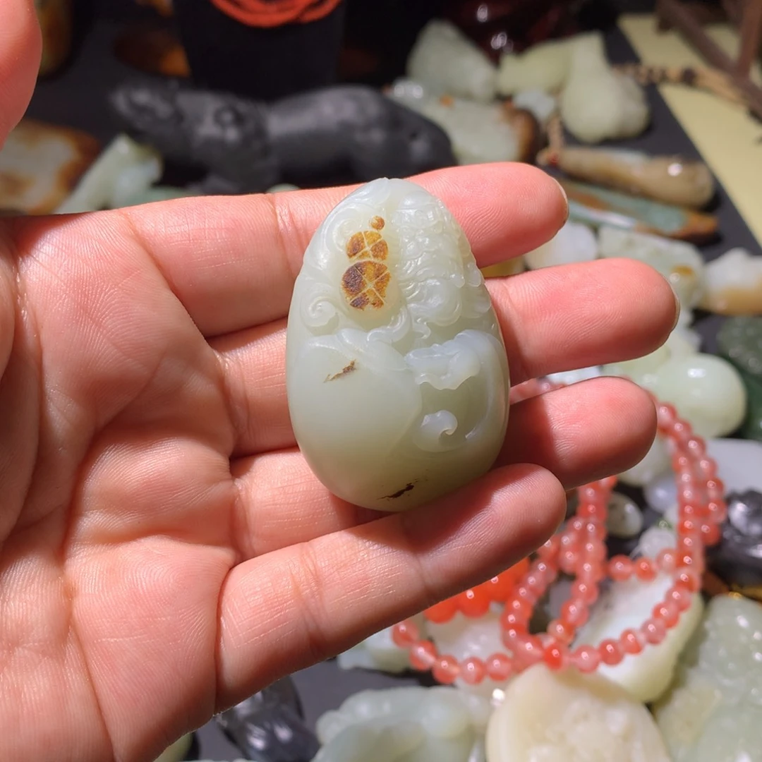 和田玉未镶嵌颈饰d****格