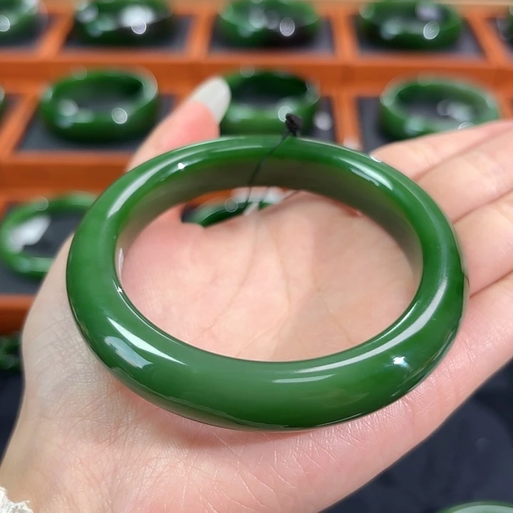 和田玉（碧玉）未镶嵌手镯细底菠菜绿