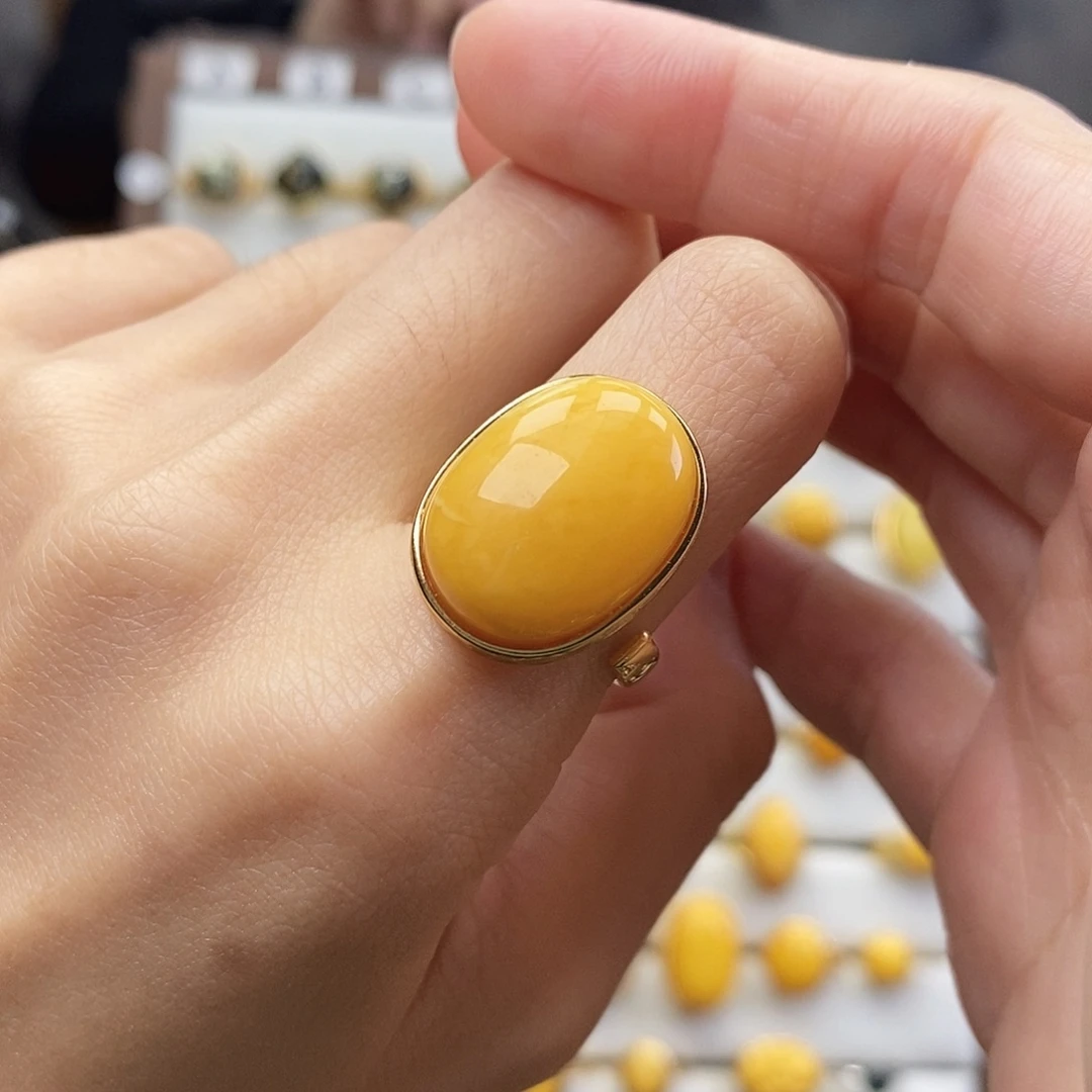 裸石琥珀未镶嵌成品