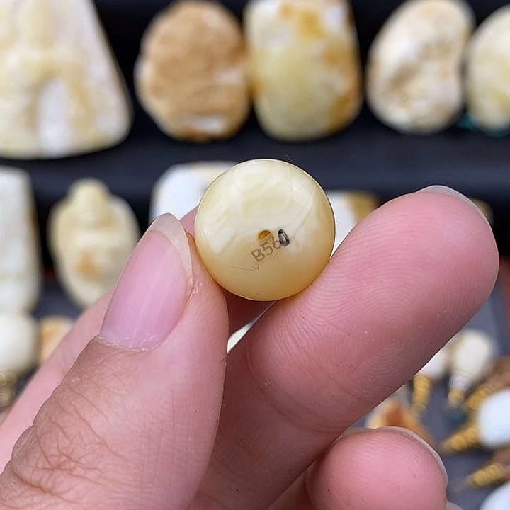 琥珀未镶嵌裸石15墩子b560