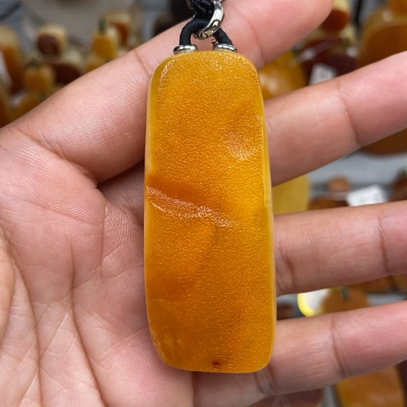 【闪购商品】琥珀颈饰未镶嵌