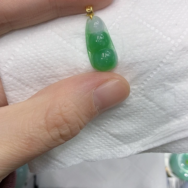 颈饰18K金镶嵌翡翠12345677888