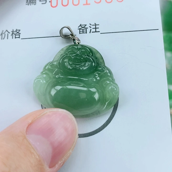 翡翠挂件未镶嵌翡翠