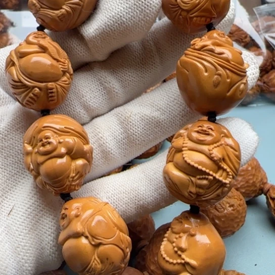 吊坠橄榄核橄榄雕的工艺