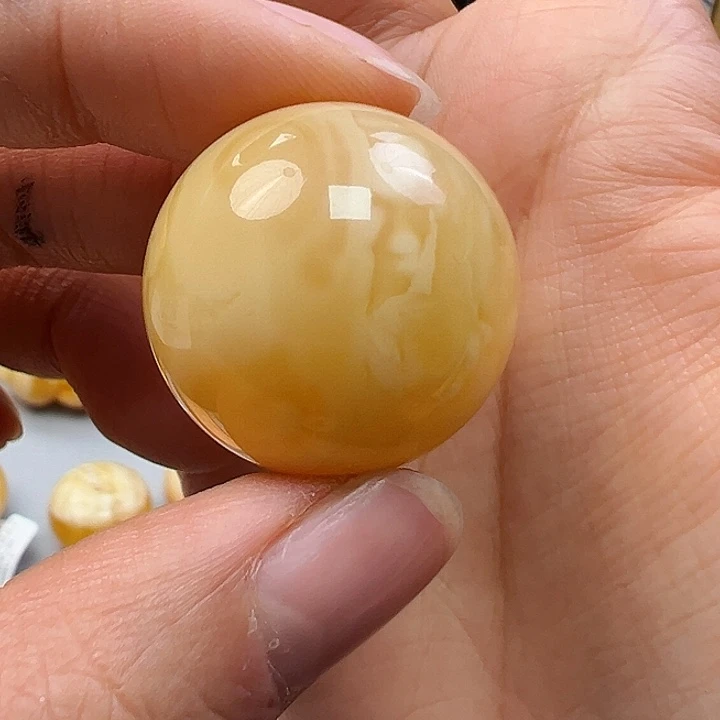 蜜蜡未镶嵌珠宝奇石