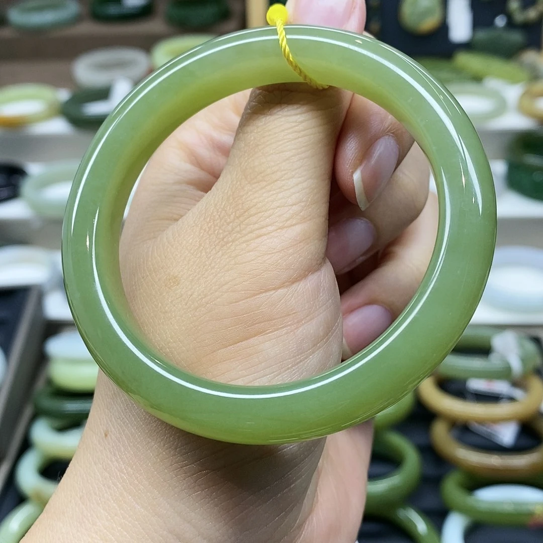 【闪购商品】未镶嵌手镯和田玉