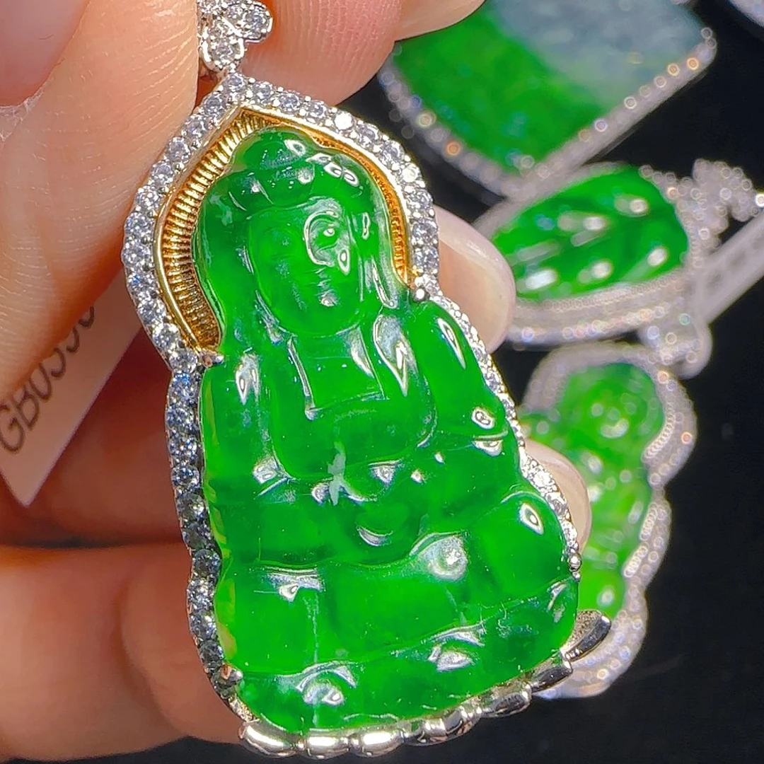 翡翠吊坠(赠链)未镶嵌