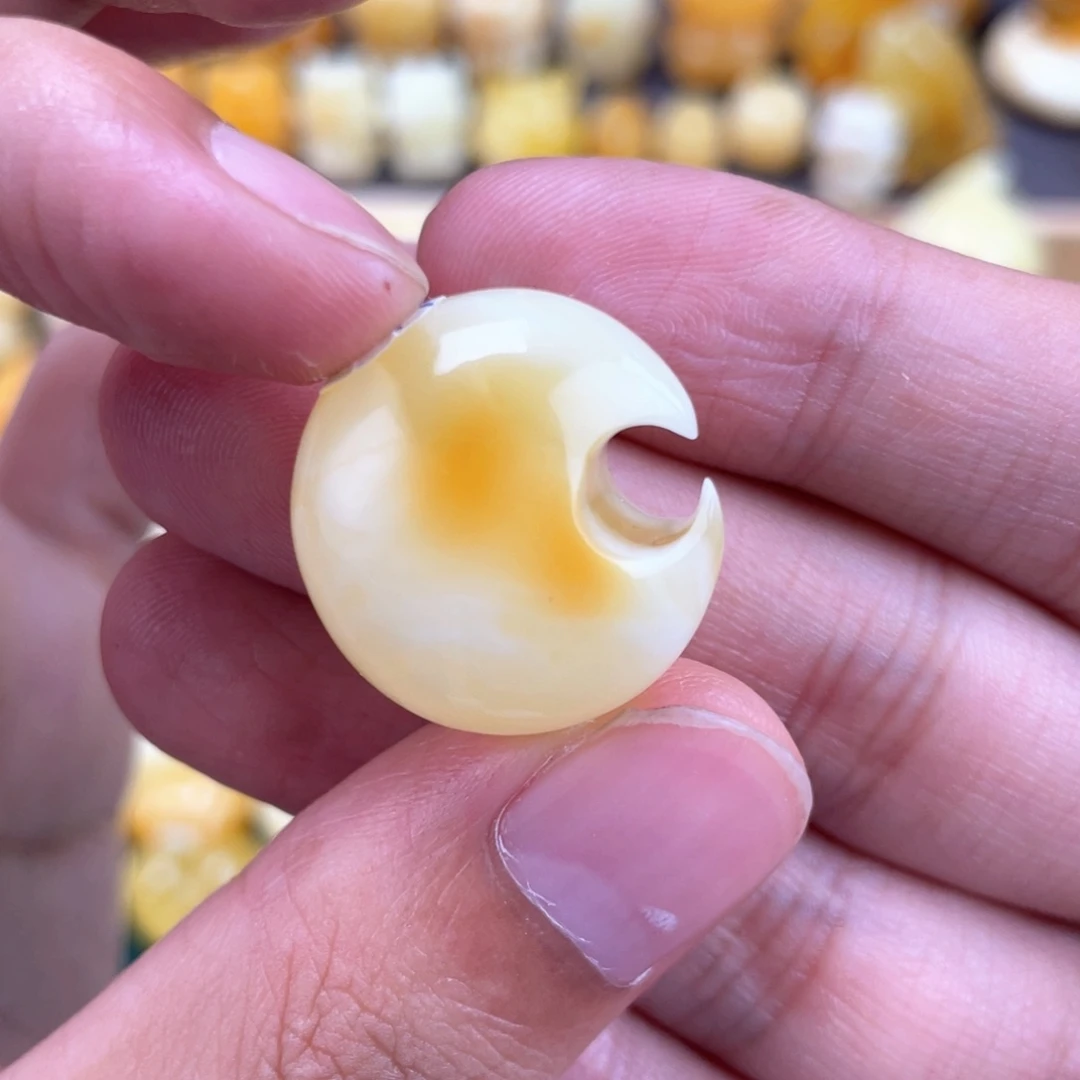 琥珀未镶嵌裸石蜜蜡