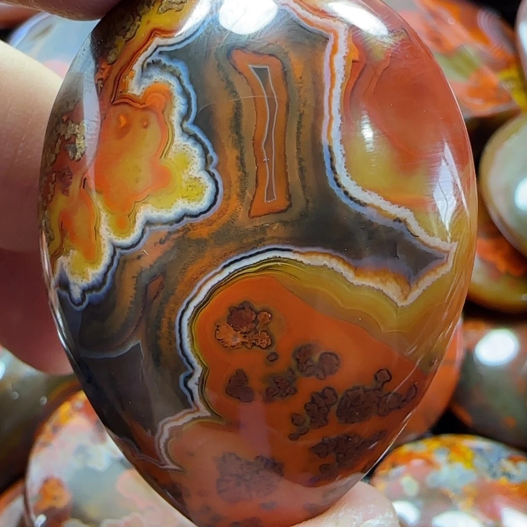 玛瑙/玉髓吊坠未镶嵌余**声