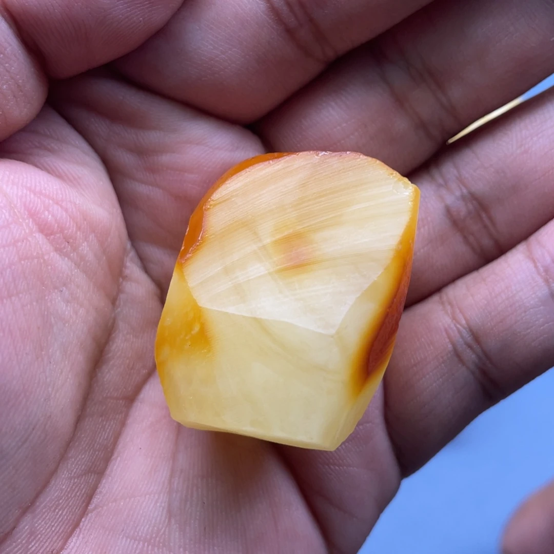 故***事定制琥珀未镶嵌蜜蜡定制