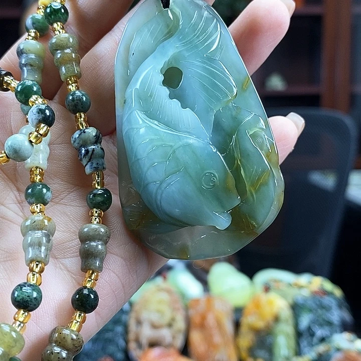 蛇纹石玉吊坠未镶嵌