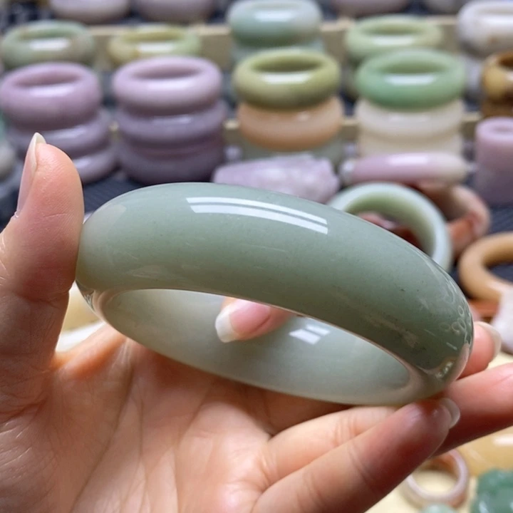 石英质玉未镶嵌手镯