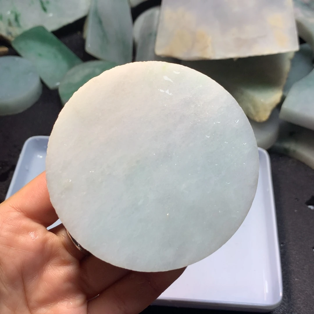 翡翠颈饰未镶嵌料子