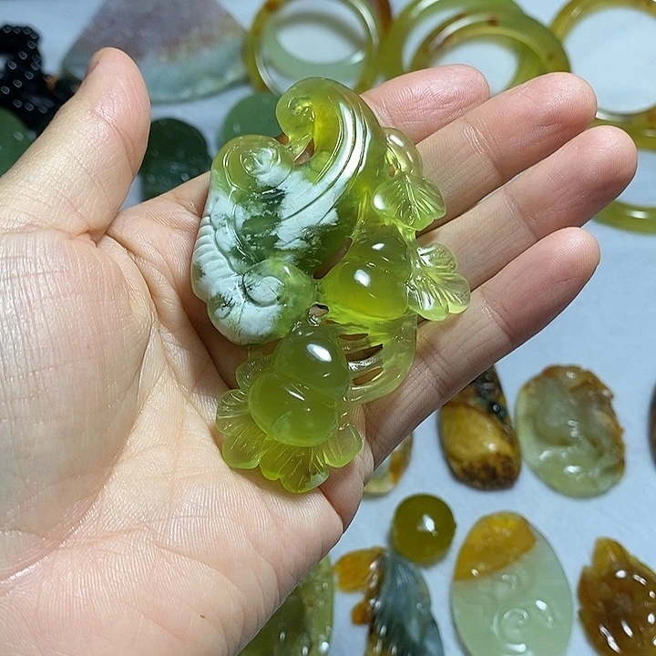 蛇纹石玉合金颈饰