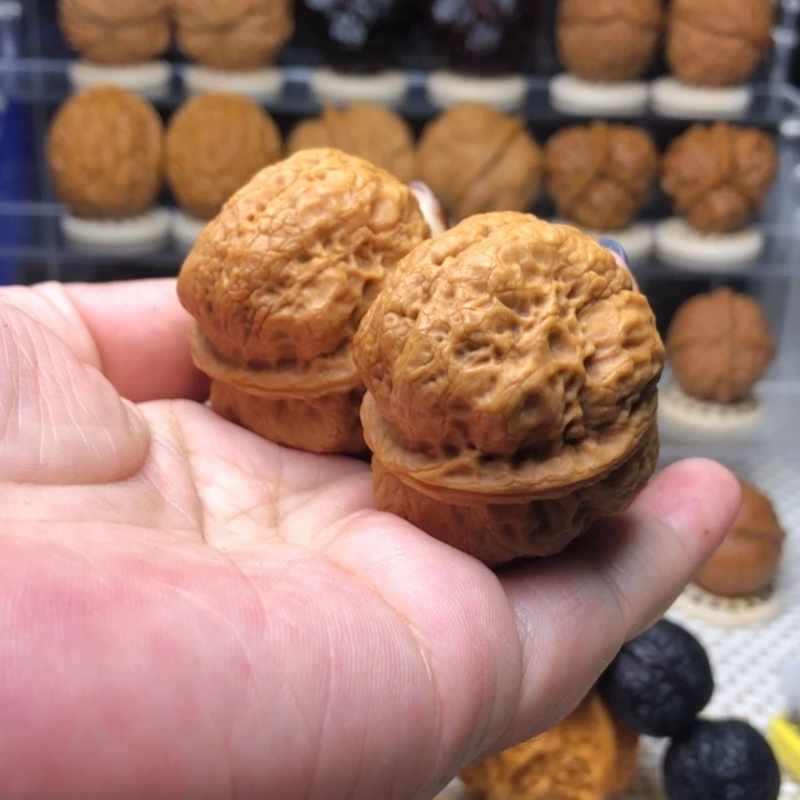 文玩核桃把件57香妃元宝54尺