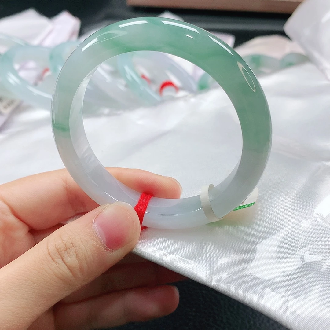 翡翠未镶嵌手镯缅甸天然翡翠手镯