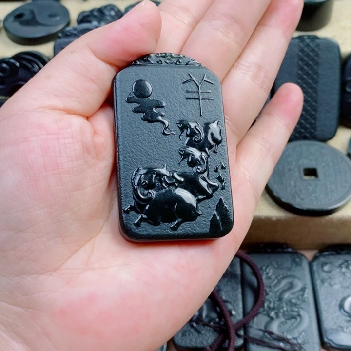 飘***1和田玉（青玉）未镶嵌颈饰双面雕刻