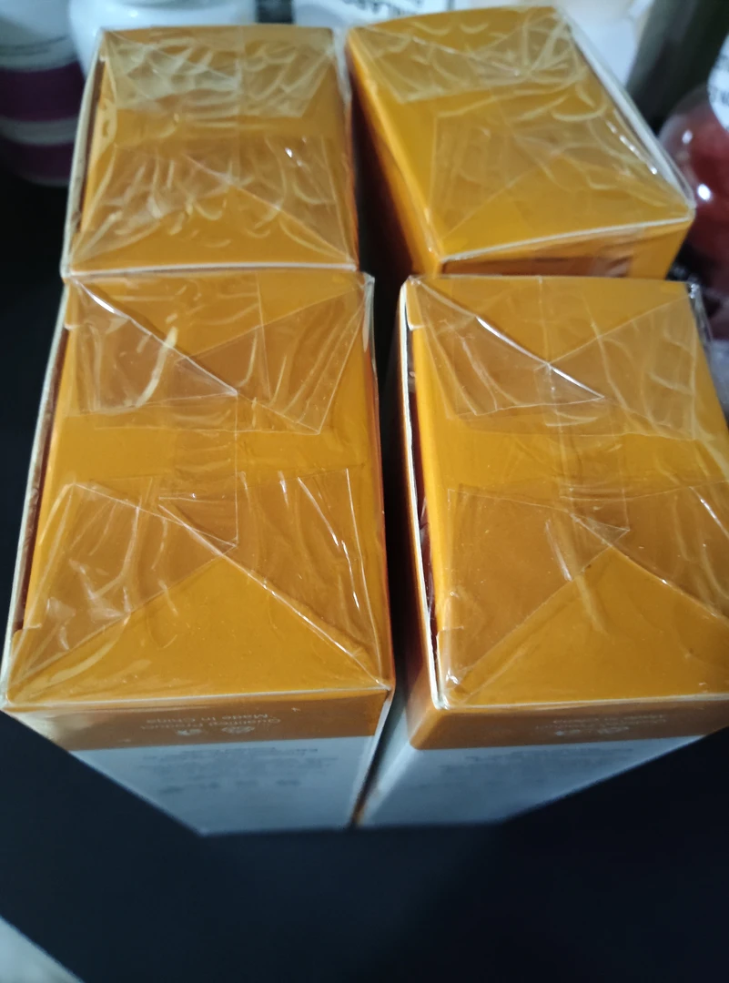 黄 色 纸 质 分 装 盒