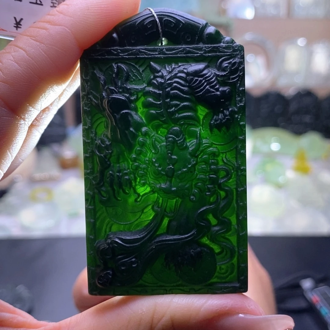 鱼***阁未镶嵌蛇纹石玉颈饰