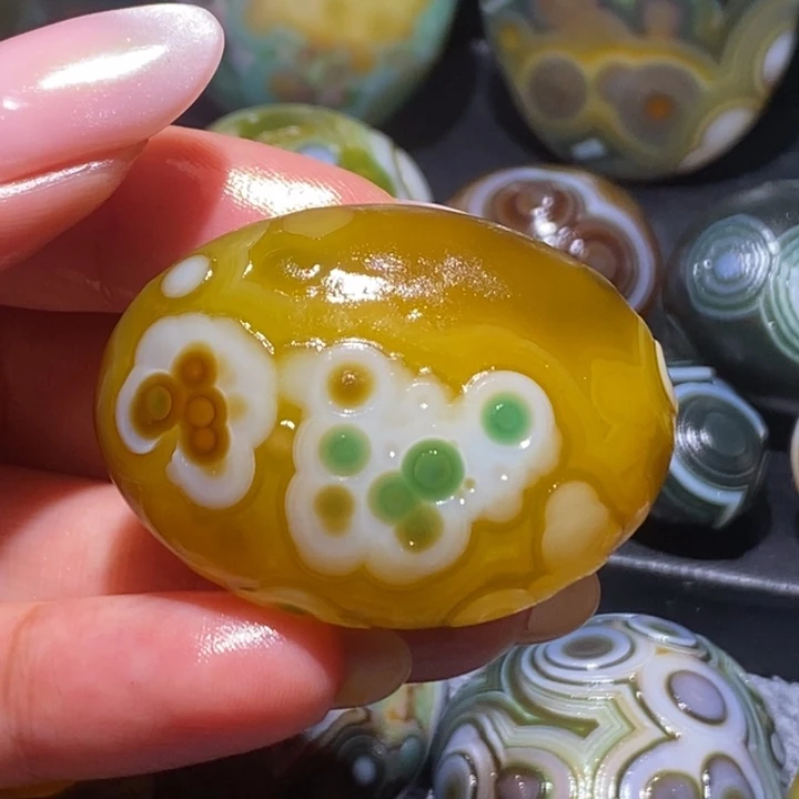 玛瑙/玉髓未镶嵌珠宝奇石24