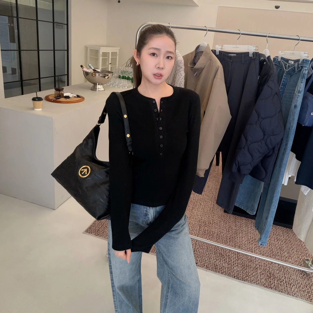 widelia秋冬8281打底衫韩系休闲设计感单排扣叠穿圆领长袖修身T恤