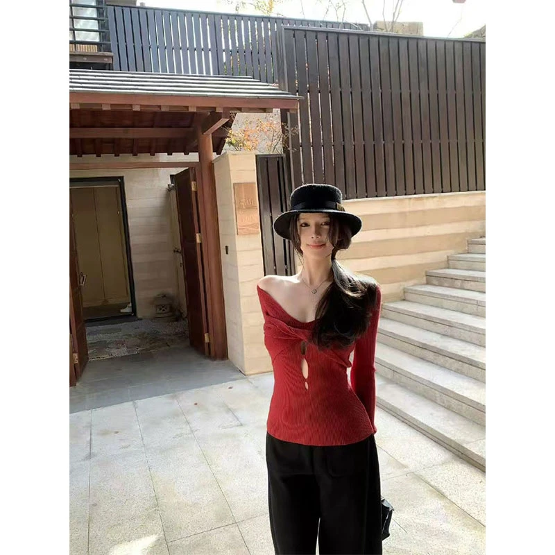 美式辣妹风镂空扭结V领长袖T恤女秋季新款修身显瘦上衣配休闲长裤