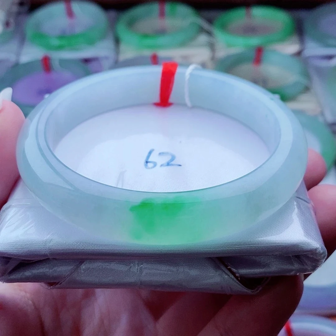 0710编62冰阳绿辣绿冰透起光时尚天然缅甸翡翠A货传承62.3，12.2，9