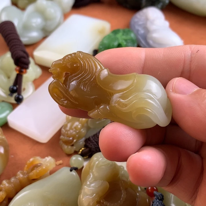 未镶嵌和田玉挂件