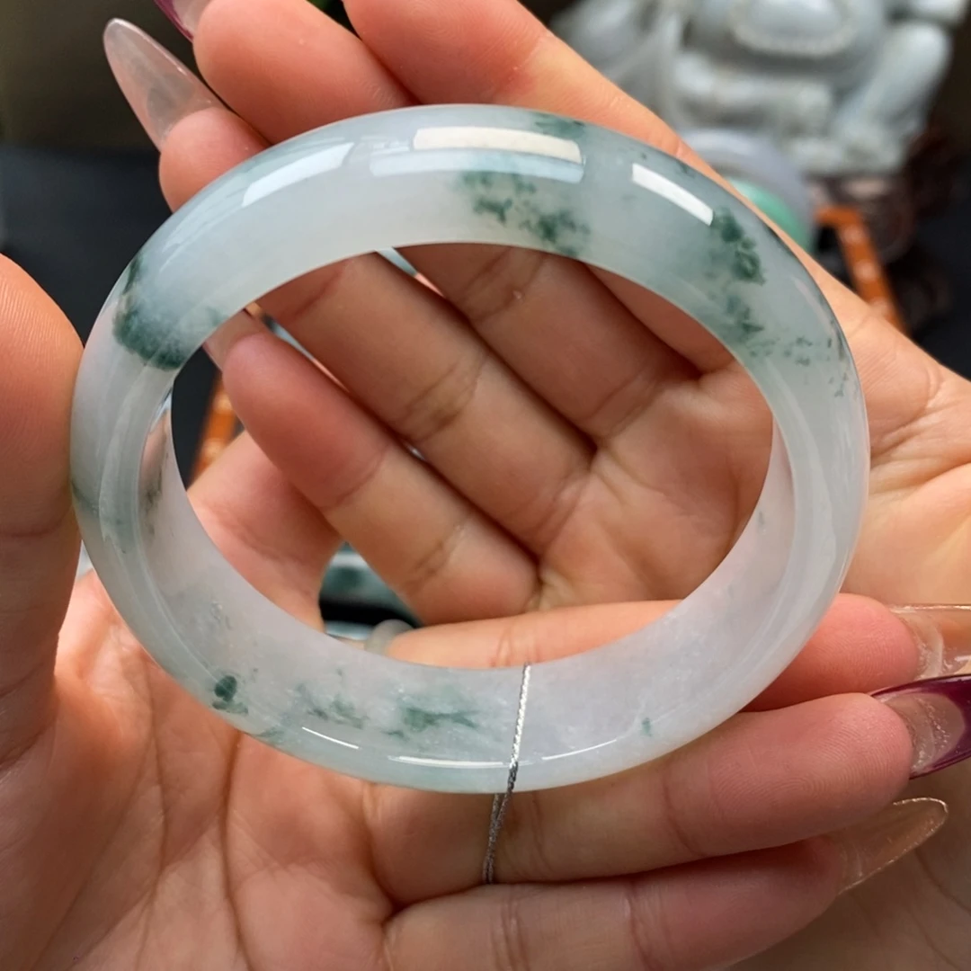 翡翠手镯未镶嵌天然