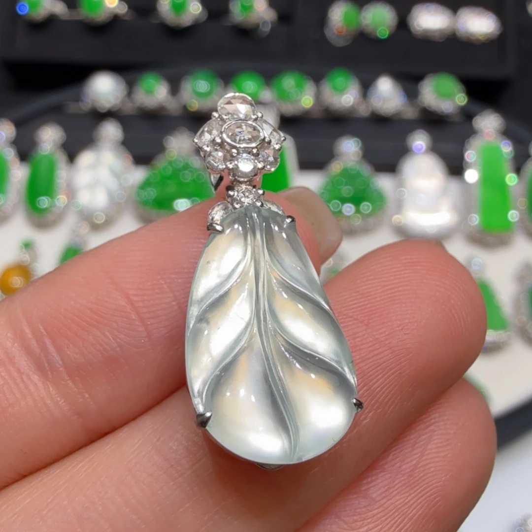 翡翠18K金镶嵌颈饰收到货48小时鉴赏期