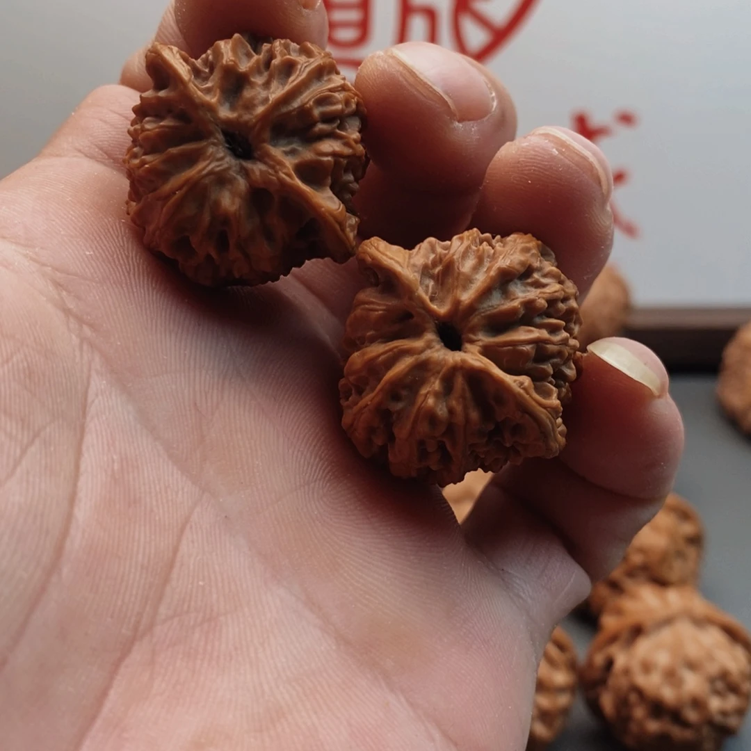 把件文玩核桃十字金钱底苹果圆