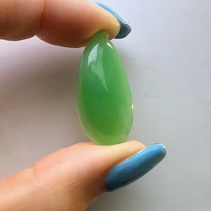 裸石翡翠天然缅料A货 阳绿福瓜吊坠