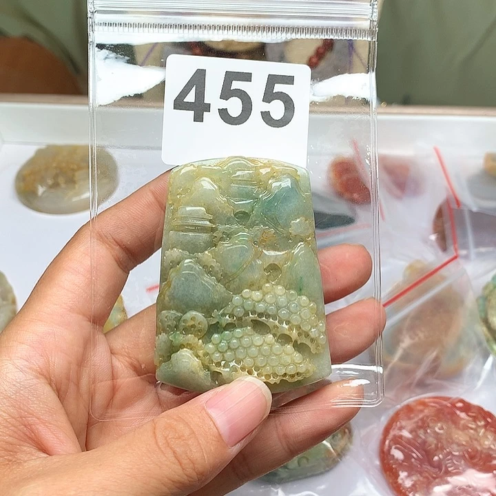 翡翠未镶嵌颈饰宇*翡翠