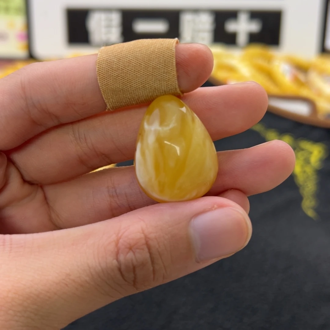 琥珀未镶嵌珠宝奇石