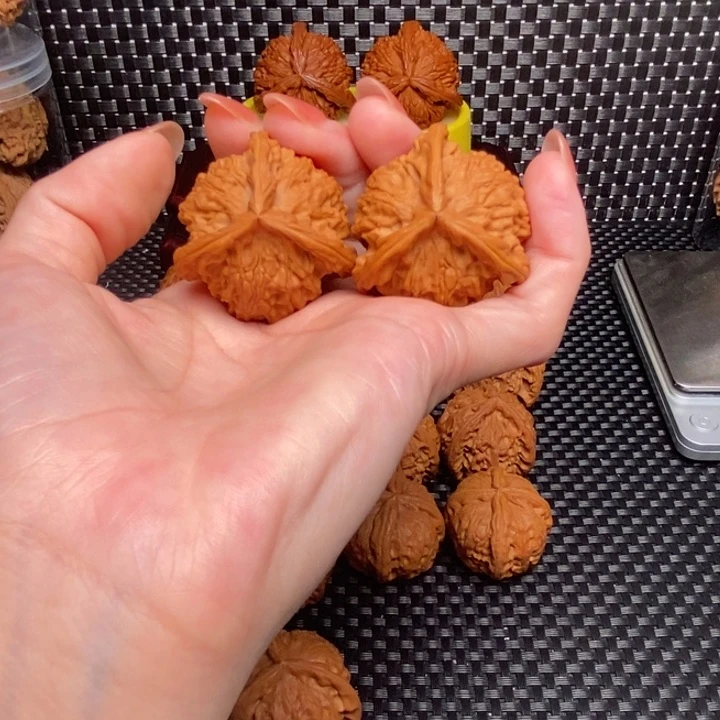 文玩核桃吊坠?盘山奔