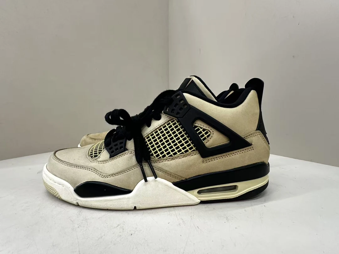 nike aj4珍珠奶茶 经典配色板鞋 42码 全新原盒